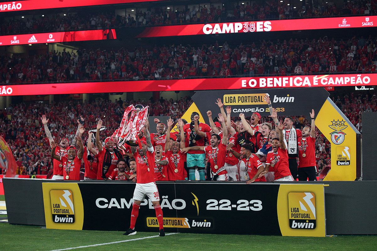 Vitória do Benfica frente ao Santa Clara (3-0) abriu…